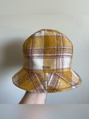 Steve Madden yellow plaid bucket hat